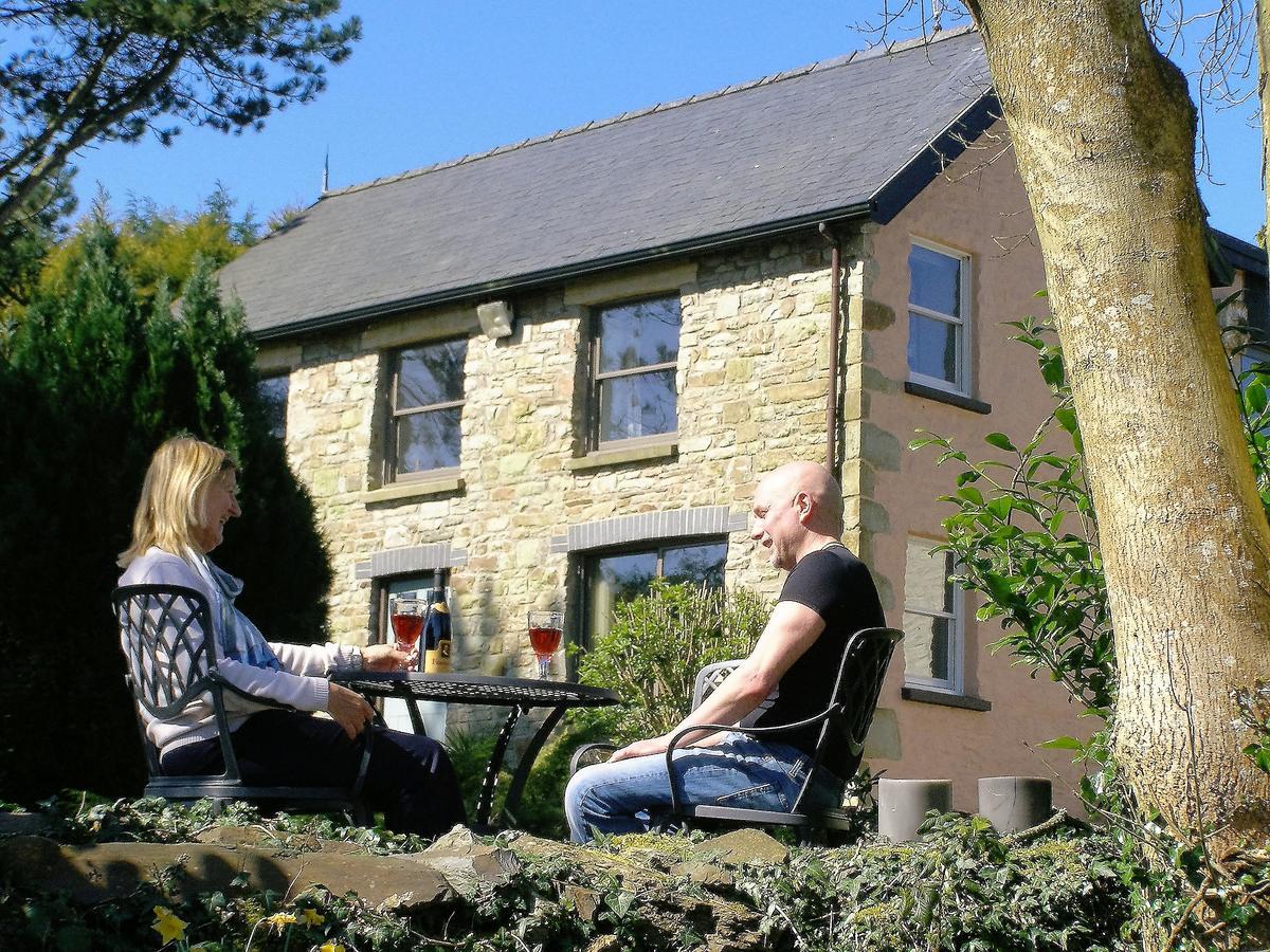 Ffynnon Fendigaid Bed And Breakfast Aberporth Bagian luar foto