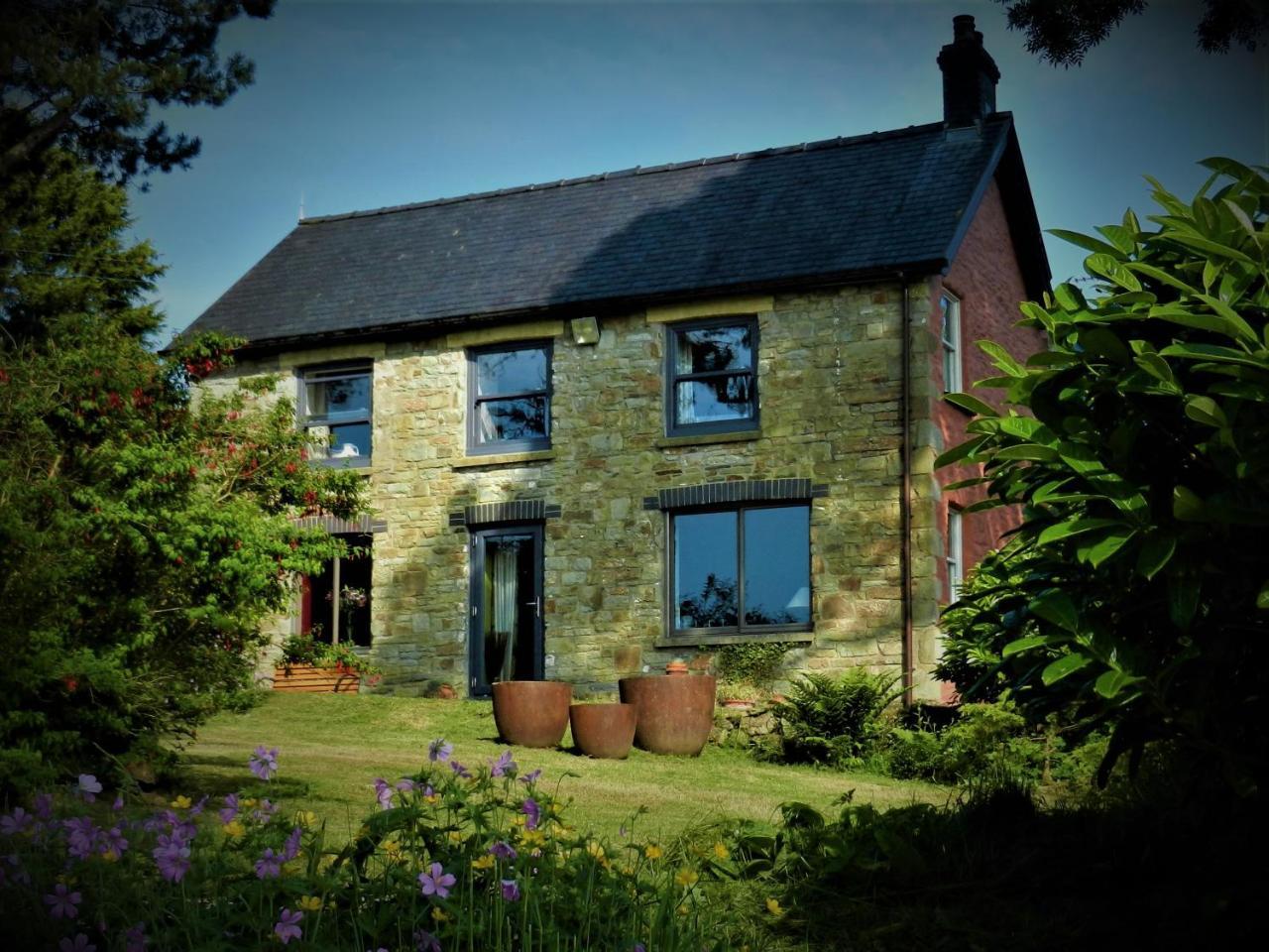 Ffynnon Fendigaid Bed And Breakfast Aberporth Bagian luar foto
